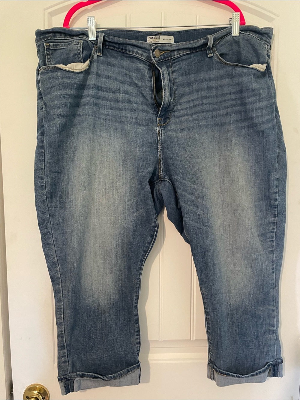 Signature Light Blue Washed Cropped Jeans